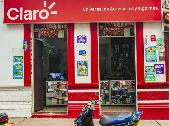 UNIVERSAL DE ACCESORIOS Y ALGO MÁS 